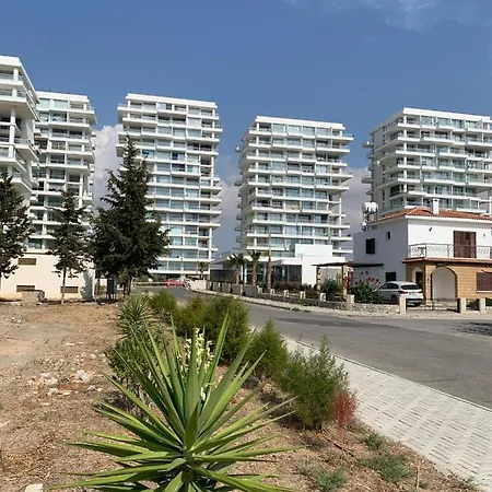 Wonderful 2 1 For Rent In Iskele, North Cyprus With Beautiful Sea And Mountains Views Appartamento