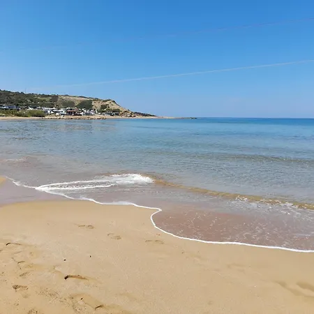 Sea View Retreat: Iskele With Mountain Vistas *